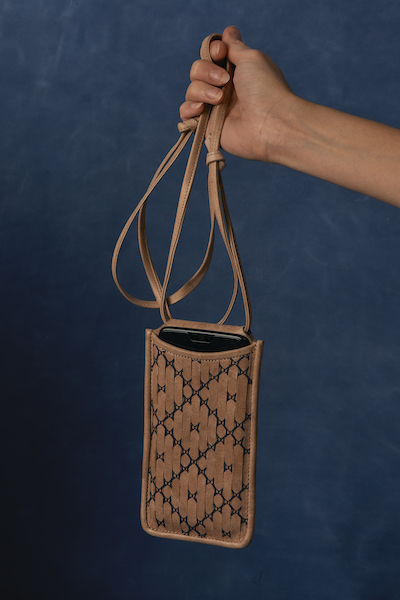 Iseabal Hendry Swing Case Taupe JPEG