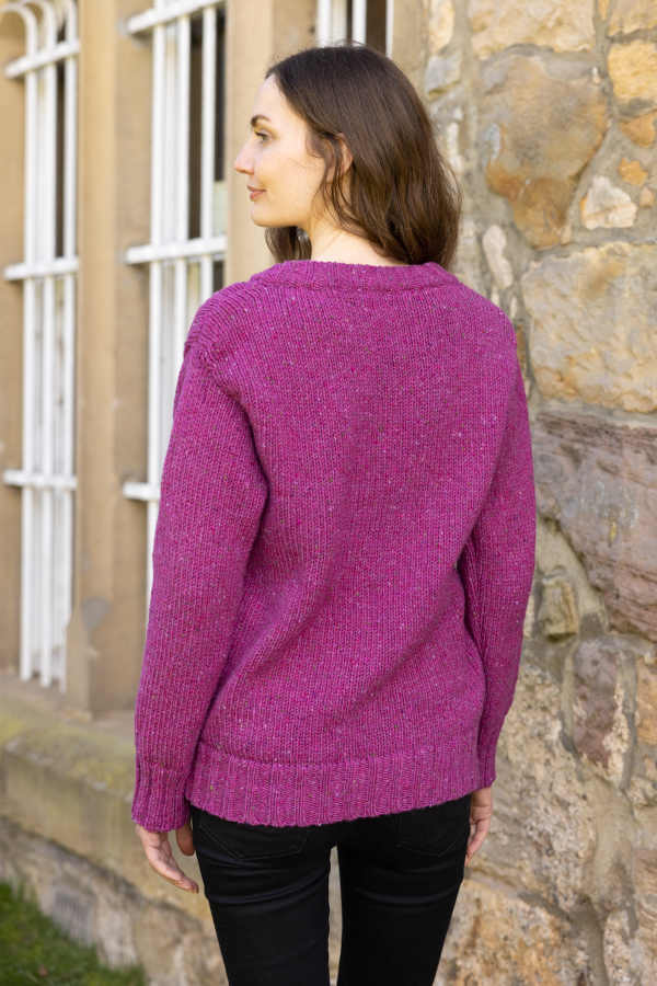 Tara Broch Pullover