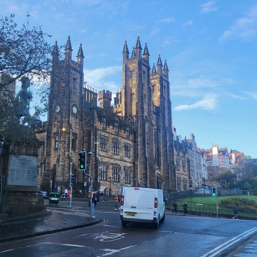 Visit the Edinburgh Mound